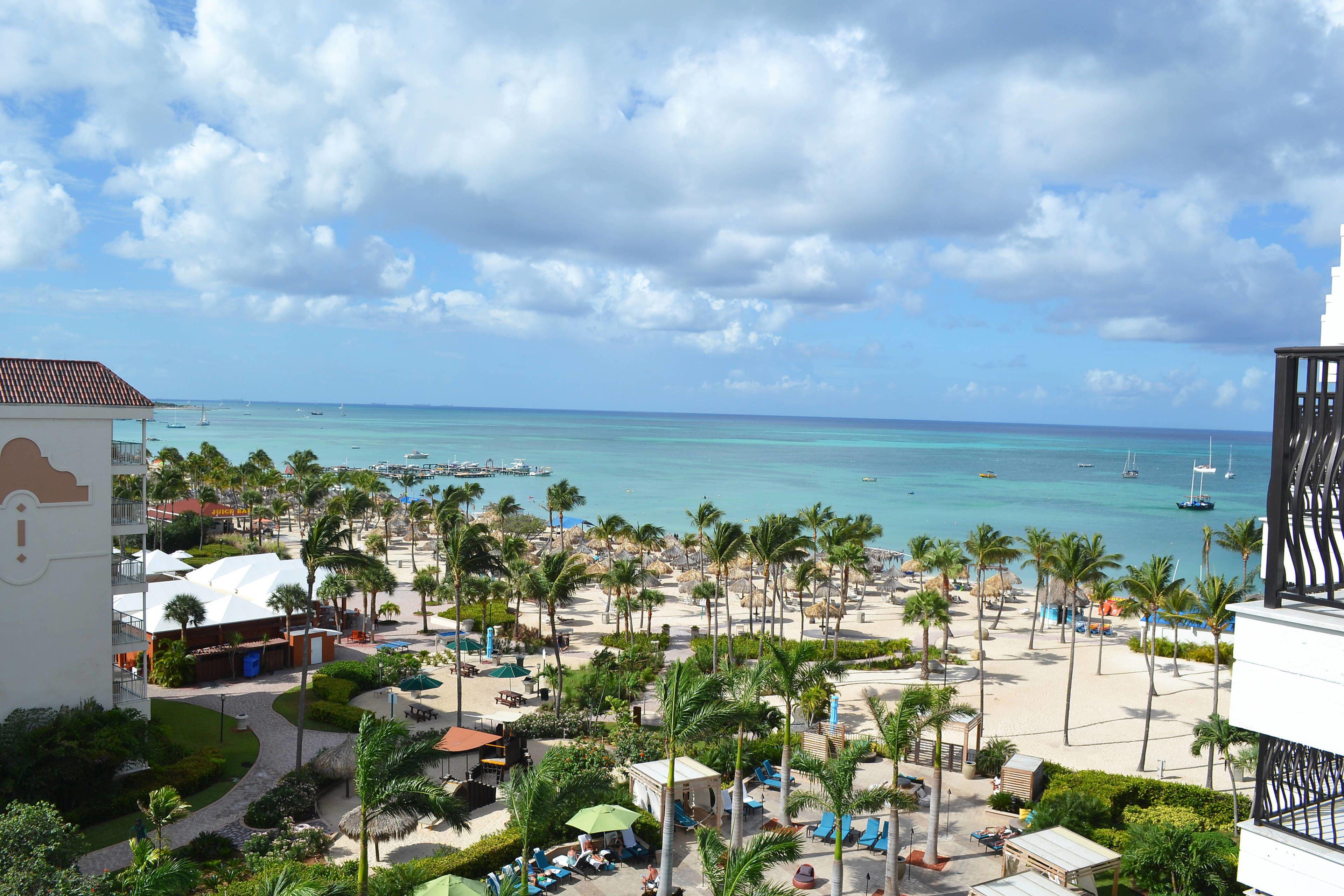 Tradewinds Deluxe View Club Level King Bed